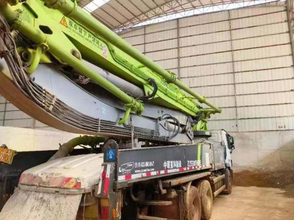 Inventaire de l'entreprise Rouge 49 mètres Mercedes châssis camion de pompage de béton avec 3458 heures de pompage