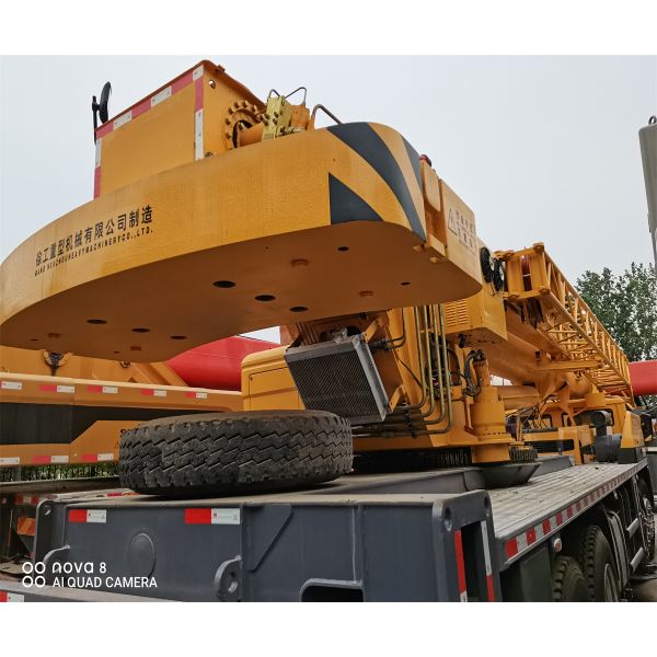 XCMG QY70KA 70T Mobile Truck Crane with Liyuan Hydraulic Valve and 20000 kg Weight