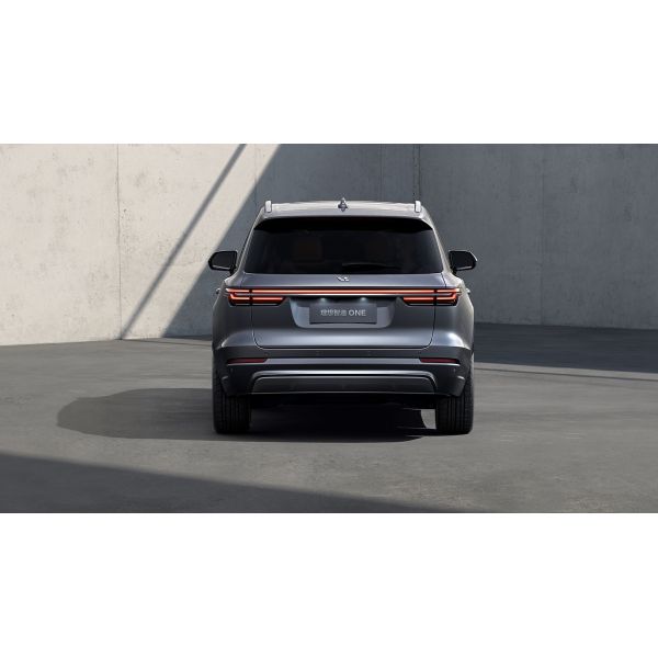 220km/h Plug In Hybrid SUV 700Km Range Four Screens Six Seater Electric Car