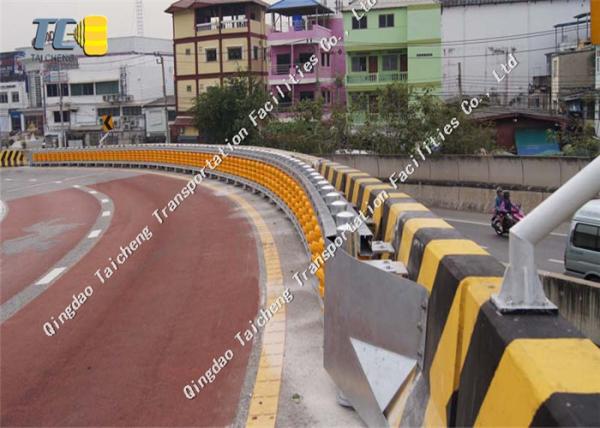 Yellow Road Roller Barrier Anti Corrosion 50 Meters Protective Guardrail