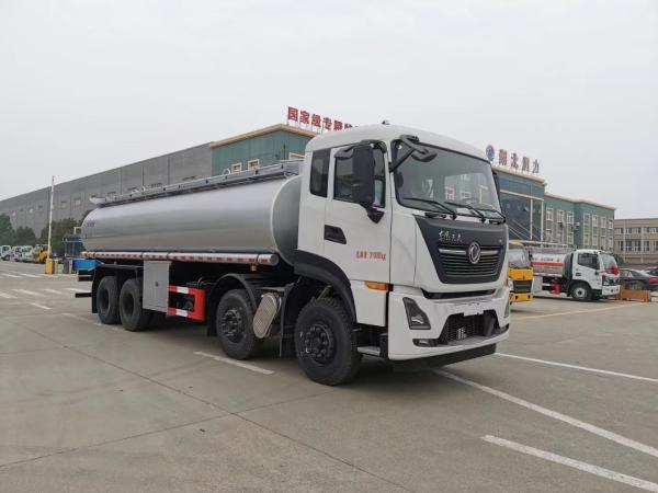 China National Heavy Duty Truck Haowo 8 * 4 35000L Refueling Truck