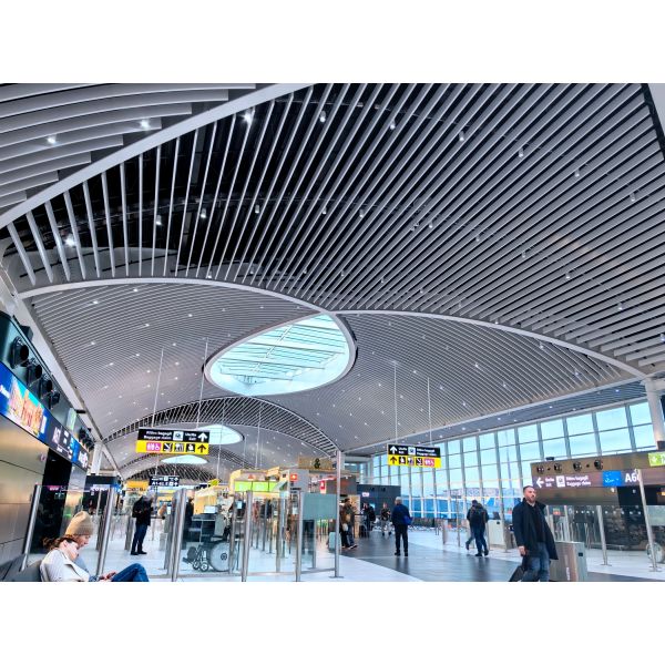 RAL Panneaux de toiture de clôture en aluminium isolé blanc Plafond solidifiant