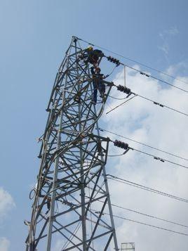 Torre de aço da transmissão do pilão do ângulo de Q245 Q355