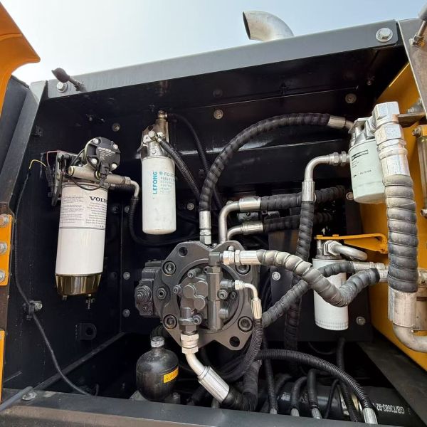 Wholesale Volvo EC240 Used Hydraulic Crawler Excavator Used Construction Machinery Used Excavator for Sale