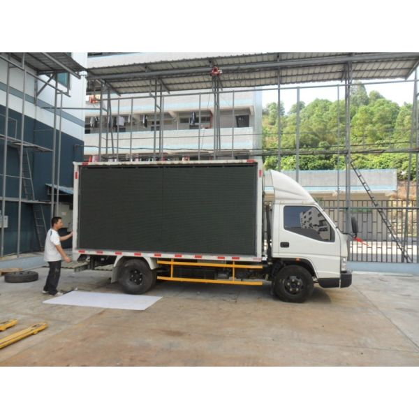 P8mm P16mm  Outdoor LED Sign with 100,000hrs Life Time IP65 Double-Sided Waterproof Design and ≥6000 Cd/㎡ Brightness for High Visibility