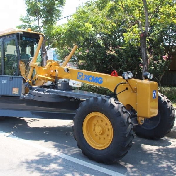 XCMG 135hp Road Construction Machinery Motor Grader GR135 With Cummins Engine