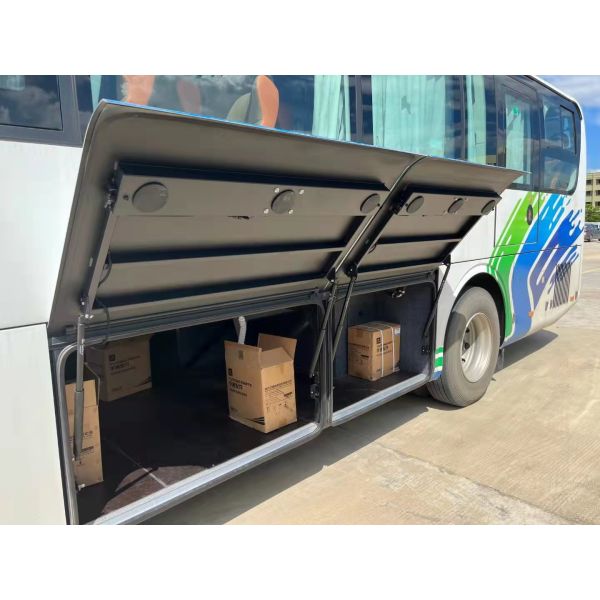 48 assentos de ônibus usados Yutong Diesel usados autocarros de luxo produzidos em outubro de 2020