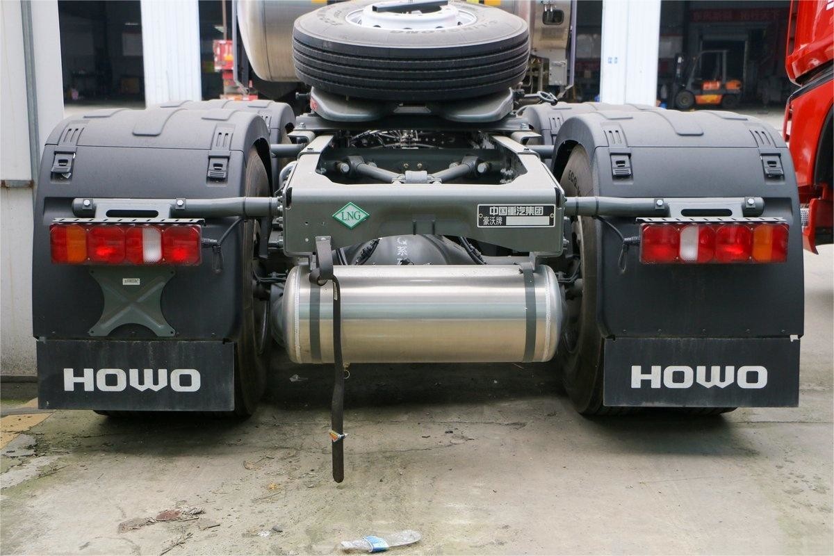 HOWO Max Heavy Truck Light Luxury Version High Roof Flow Plate 480HP 6X4 трактор с СПГ