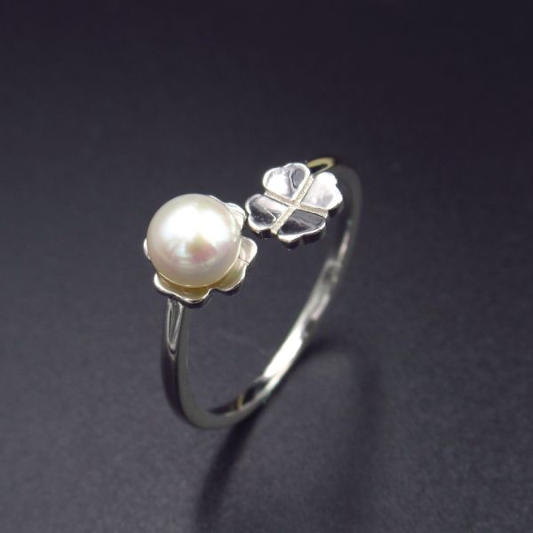 Ювелиры кольца жемчуга девушки серебряные покрыли родий с формой лист дерева