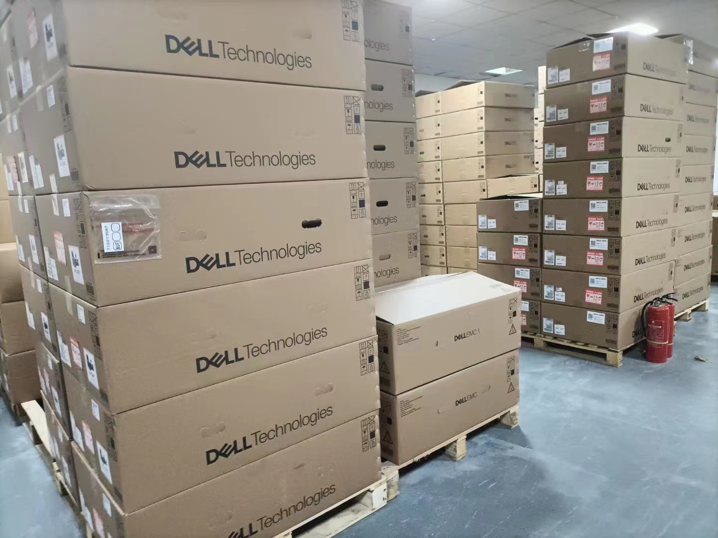 PowerEdge R750 Сервер 3-го поколения масштабируемые процессоры Intel Xeon и 40 ядер для вычислений