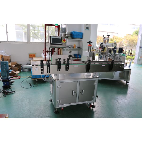 Máquina modificada para requisitos particulares del aplicador de la etiqueta engomada de la botella con 150 botellas por velocidad minuciosa