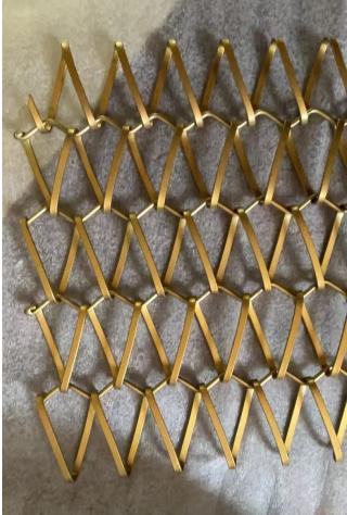 Satin Brass Metal Link Spiral 3mm Decorative Wire Mesh Panels Net For Curtain