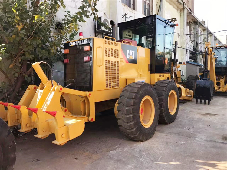 Пищевые напитки Использованная гусеница 140H Моторная классификатор в хорошем состоянии 17000 кг