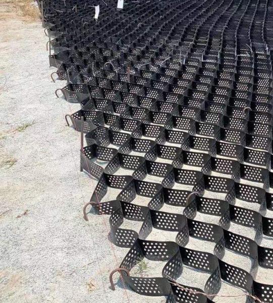 Black Slope Protection For HDPE Plastic Geocell 75mm Height 356mm Welding Space With 400min OIT And 4999Hours ESCR
