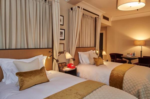 Negeri Perak hotel building high quality room furniture by solid wood beds and Luxury sofa with coffee table