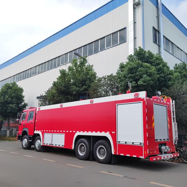 Howo 430hp 24000liter Foam Water Tanker Fire Truck For Industrial Fires / Airport Rescue