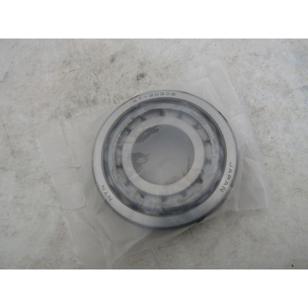 NTN SKF Tapered Roller Bearings Single Row 30306 30 x 72 x 20.75 MM For Motors