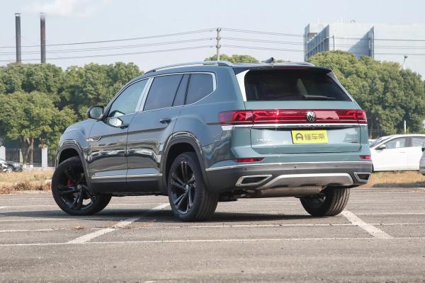 Made in China 2024 Volkswagen Touron gasoline vehicle 0km used newest version fuel cars in stock