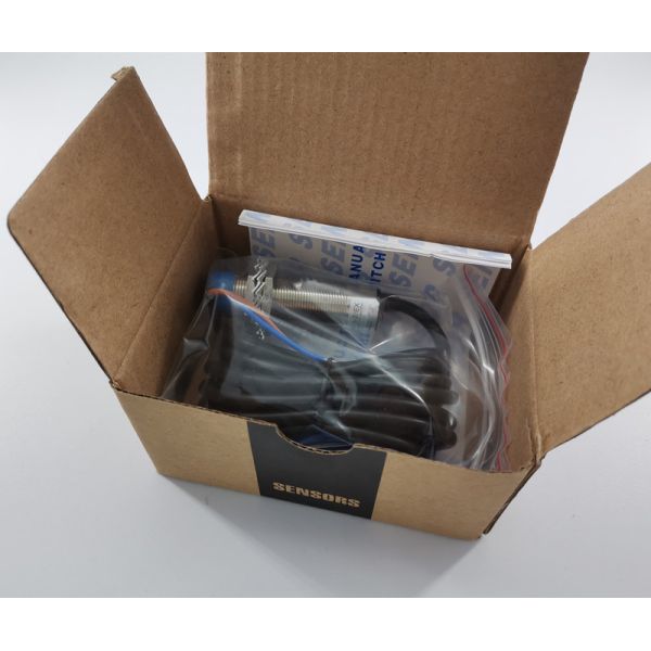 AC90-250V NO 2-wire LM12-2004A Proximity Switch Non-flush Type 4mm Detection Distance Inductive Proximity Sensor