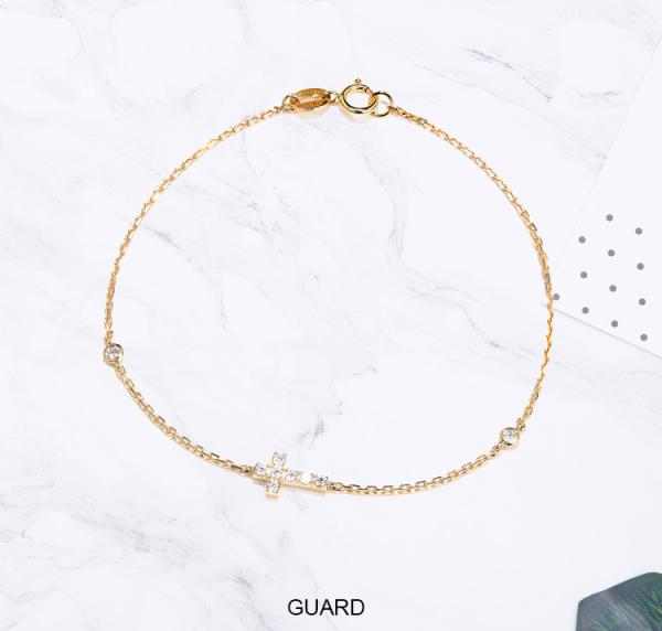 Online Gold Jewelry 0.13ct 18K Gold Diamond Cross Bracelets Meaningful Souvenir