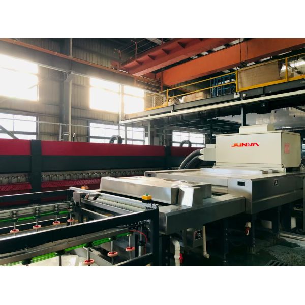 Low lron Tempered Glass for Solar Panel Backsheet