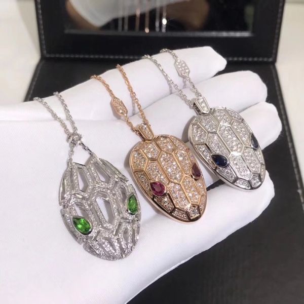 Hot Selling Fashion Necklace Pure 18k Gold   Serpenti Necklace With Natural Diamonds
