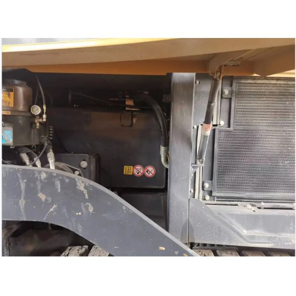 Bajo ruido 15 toneladas XCMG RP1253T máquina de pavimentación usada 243kw ahorro de energía