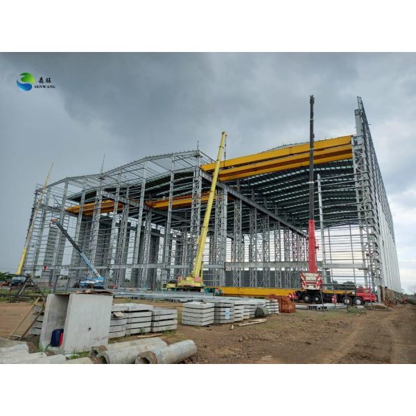 10 パーセント 屋根 ピッチ スチール 構造 サンドイッチパネル 熱隔熱 と Sa 2.5 砂吹き