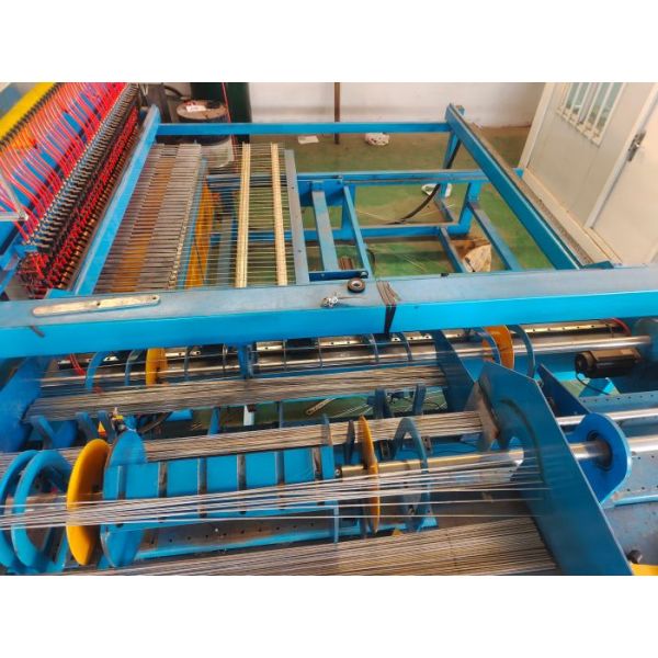 Capacity 60 Pcs Mesh Size 50*200mm Servo Motor 3.5kw Fence Mesh Welding Machine