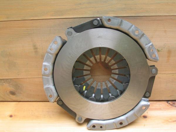clutch cover < NSC527 > for 1983 to 1992 Nissan trucks