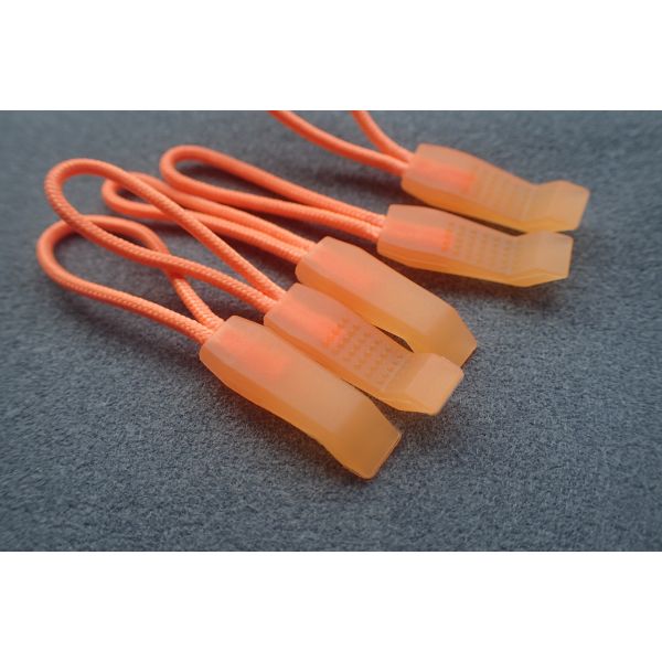 дружественный к Эко выбитый пулер молнии логотипа резиновый для платьев