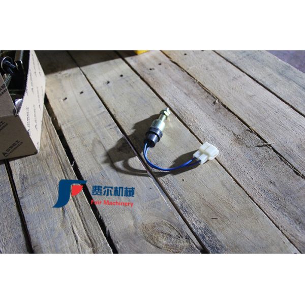 Custom XCMG Wheel Loader Spare Parts LW500FN Brake Light Switch 803678437