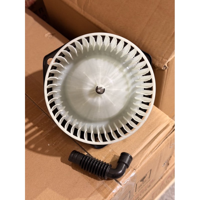 S8710-41100 87104-1100 Blower motor FOR HINO 700 （Right-hand drive）