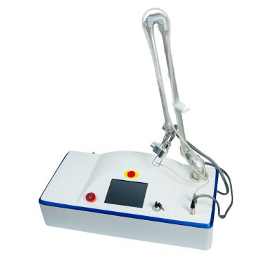 Máquina fracionária do laser do CO2 portátil da remoção da acne para o aperto de Vigina