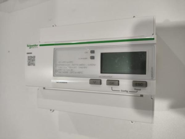 Piezas de PLC de Schneider Electric A9MEM3350 Medidor de energía trifásico Acti9 IEM3350 tipo carril