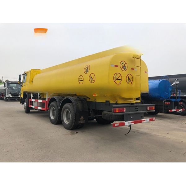 LHD RHD Тип вождения Sinotruk Нагрузчик с наклоном 20000 литров 6000 галлонов Howo 6x4 380 лошадиных сил