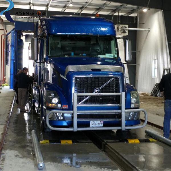 6200*3800*3440mm Tunnel Car Wash Machine With 80-110L Water Consumption