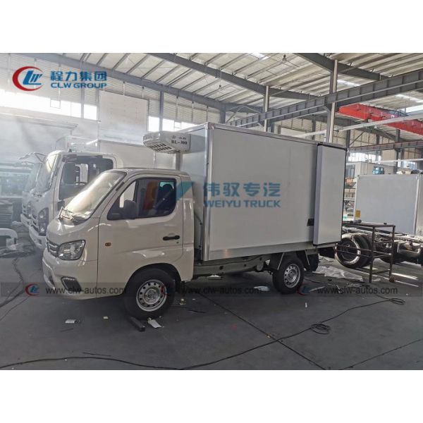 A entrega do marisco da gasolina de Foton 1T da relação refrigerou Van Truck