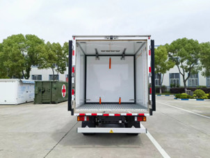 4KH1CN6LB Isuzu Refrigerated Truck Isuzu Freezer Van Two Wheel Rear Drive