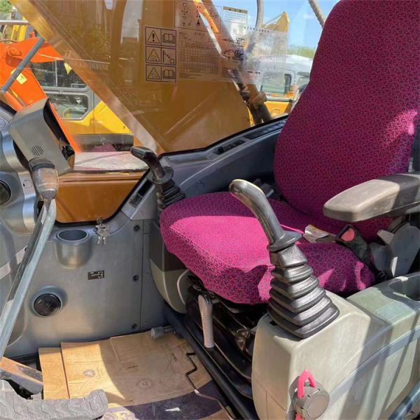 El último modelo de 22 toneladas de Hyundai 220LC-9S excavadora en Shanghai con 1,03m3 de capacidad de cubo