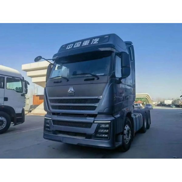New Siontruk HOWO SITRAK CNG LNG Tractor Head 460hp 510HP 550HP 6X4 Tractor Trucks