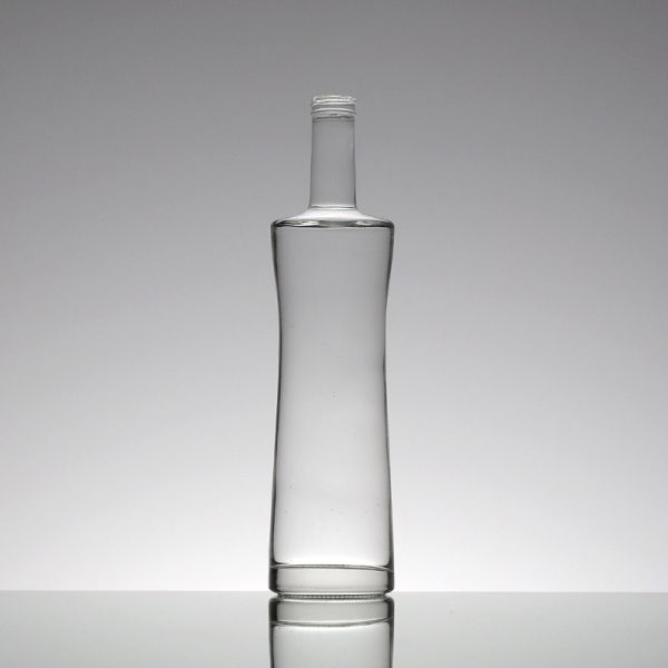 Customized Crystal Glass Juice Bottle from Italy with Cork Sealing Type