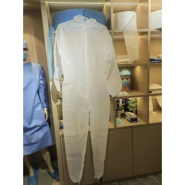 SMS Anti Bacterial Disposable Protective Wear Waterproof Protective Coverall Wear For Hospital