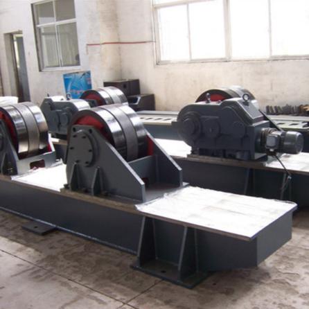 Tanques giratorios convencionalmente soldados de 80 toneladas para ayudar en la soldadura mecánica.