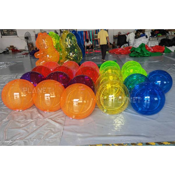 Boule transparente gonflable géante translucide colorée pour la décoration