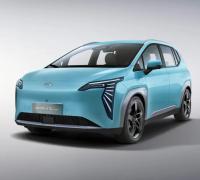Quatre moteurs Aion Y SUV électrique en couleur bleue 4 portes 5 sièges pour la famille