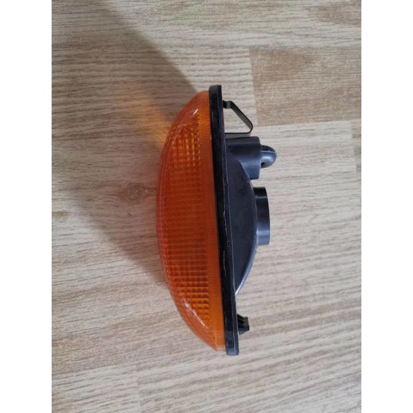 Hyundai Trago HD 260 Truck Parts Small Side Lamp Plastic Yellow OEM 92303-7M001 92304-7M001