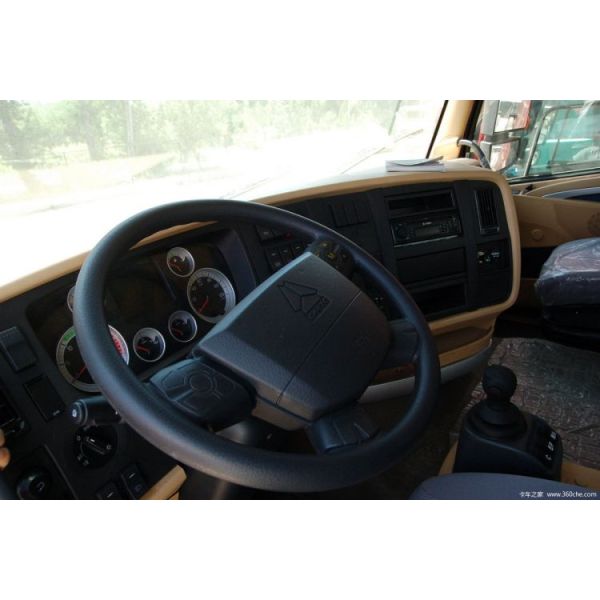 6*4 Left/Right Hand Driving Stock HOWO A7 CHG LNG Tractor Truck Head with Cruise Control