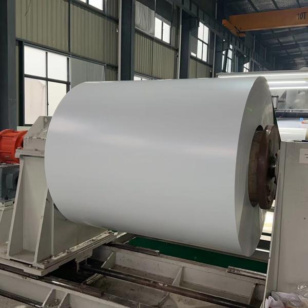 AA3003 0,6 mm Espessura bobina de alumínio pré-pintada em branco utilizada para a produção de painéis de teto