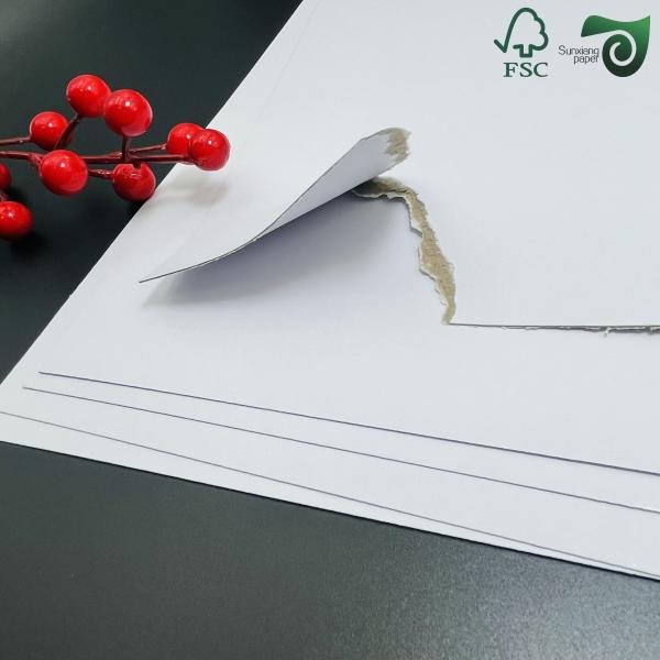 Cartón rígido laminado FSC de 1,5 mm y 2 mm con una cara blanca, tamaño 1 m por 1,3 m